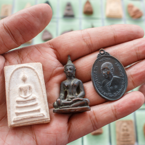 How to Identify a Genuine Thai Amulet: A Beginner’s Guide