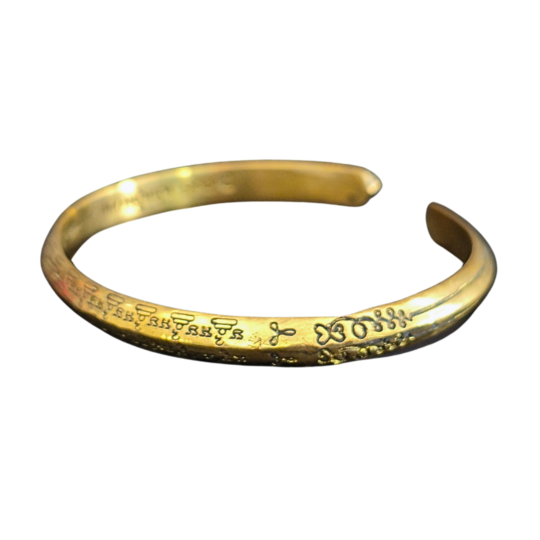 Luang Pu Mun Jakkapat Bracelet – Maha Chakkraphat Trathirat Wealth & Protection Amulet