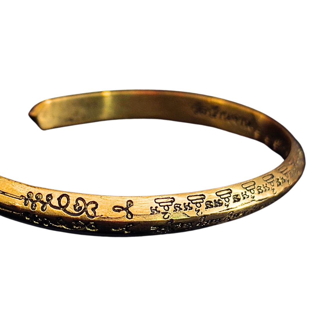 Luang Pu Mun Jakkapat Bracelet – Maha Chakkraphat Trathirat Wealth & Protection Amulet
