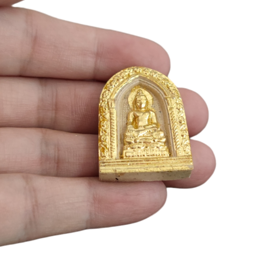 Gold-Plated Phra Phairi Phinat Amulet – Wat Bowonniwet 100-Year Edition (2013)
